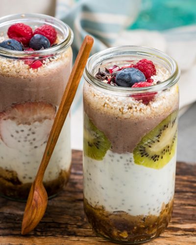 llong-jars-with-layered-healthy-food-PQNTDG5-min